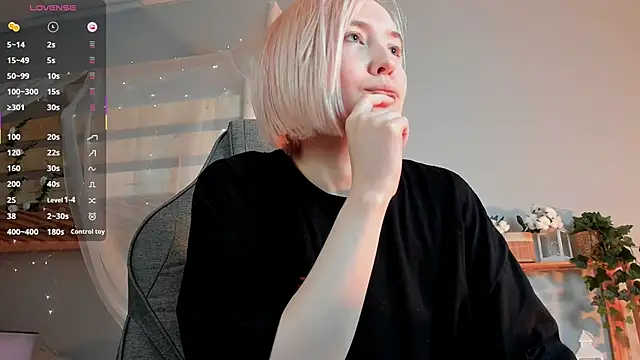 Snapshot of ReiYosimoto chatting on November 11, 2025, 4:24 pm ReiYosimoto online show from November 11, 2025, 4:24 pm