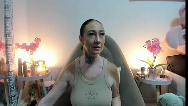 Snapshot of Rayanablackandwhite chatting on September 11, 2025, 10:26 am Rayanablackandwhite online show from September 11, 2025, 10:26 am