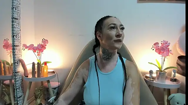 Snapshot of Rayanablackandwhite chatting on September 9, 2025, 9:35 pm Rayanablackandwhite online show from September 9, 2025, 9:35 pm