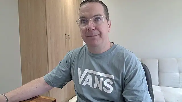 Snapshot of BrettJ81 chatting on December 22, 2025, 7:41 am BrettJ81 online show from December 22, 2025, 7:41 am