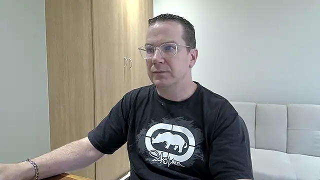 Snapshot of BrettJ81 chatting on January 12, 2026, 2:13 pm BrettJ81 online show from January 12, 2026, 2:13 pm