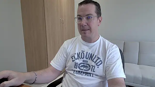 Snapshot of BrettJ81 chatting on January 15, 2026, 12:52 pm BrettJ81 online show from January 15, 2026, 12:52 pm