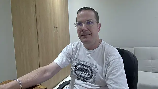 Snapshot of BrettJ81 chatting on March 6, 2026, 2:12 pm BrettJ81 online show from March 6, 2026, 2:12 pm