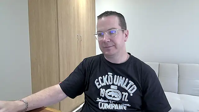 Snapshot of BrettJ81 chatting on January 13, 2026, 11:25 am BrettJ81 online show from January 13, 2026, 11:25 am