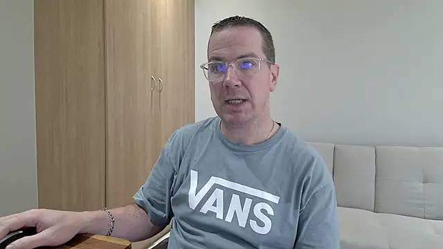 Snapshot of BrettJ81 chatting on April 30, 2026, 2:13 pm BrettJ81 online show from April 30, 2026, 2:13 pm