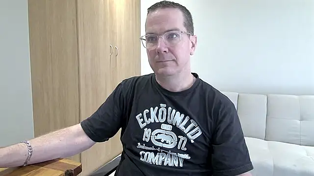 Snapshot of BrettJ81 chatting on April 27, 2026, 11:52 am BrettJ81 online show from April 27, 2026, 11:52 am