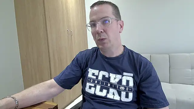 Snapshot of BrettJ81 chatting on March 24, 2026, 2:39 pm BrettJ81 online show from March 24, 2026, 2:39 pm