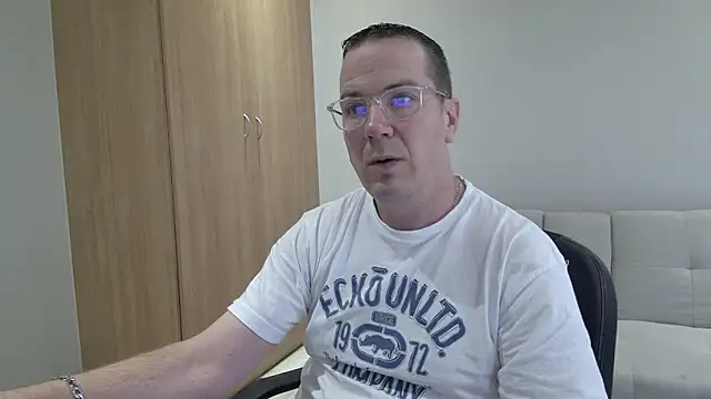 Snapshot of BrettJ81 chatting on March 8, 2026, 1:03 pm BrettJ81 online show from March 8, 2026, 1:03 pm