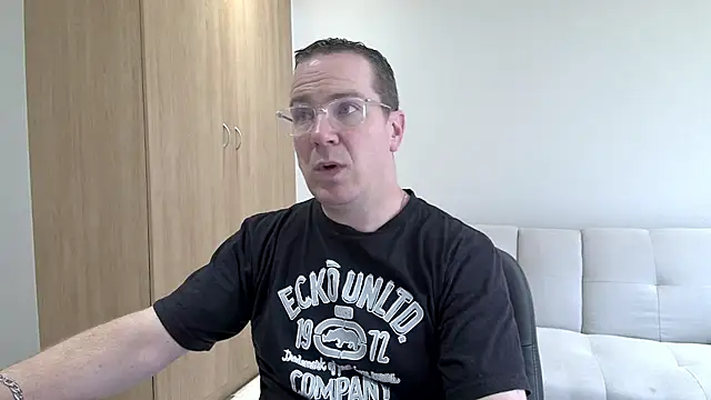 Snapshot of BrettJ81 chatting on January 8, 2026, 12:11 pm BrettJ81 online show from January 8, 2026, 12:11 pm