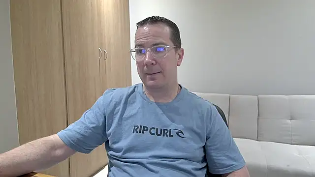 Snapshot of BrettJ81 chatting on January 9, 2026, 1:07 pm BrettJ81 online show from January 9, 2026, 1:07 pm