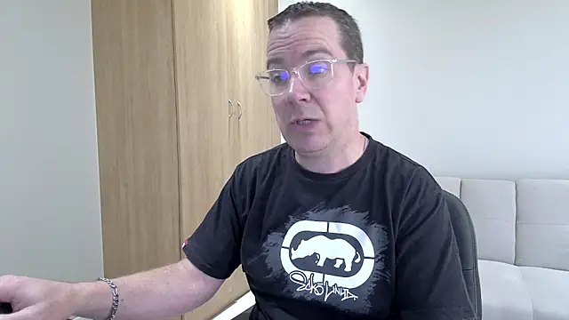 Snapshot of BrettJ81 chatting on May 15, 2026, 2:15 pm BrettJ81 online show from May 15, 2026, 2:15 pm