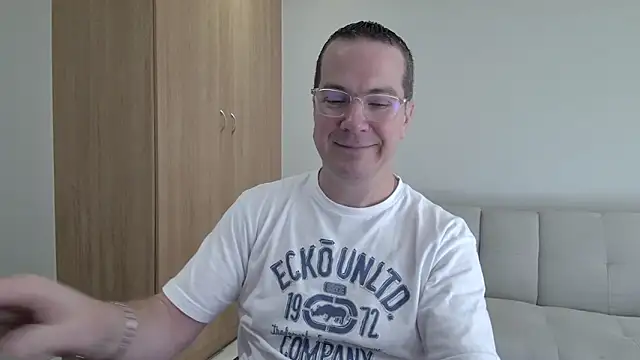 Snapshot of BrettJ81 chatting on May 1, 2026, 11:59 am BrettJ81 online show from May 1, 2026, 11:59 am