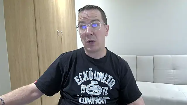 Snapshot of BrettJ81 chatting on March 15, 2026, 1:40 pm BrettJ81 online show from March 15, 2026, 1:40 pm