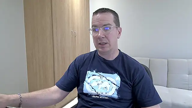 Snapshot of BrettJ81 chatting on February 1, 2026, 2:48 pm BrettJ81 online show from February 1, 2026, 2:48 pm