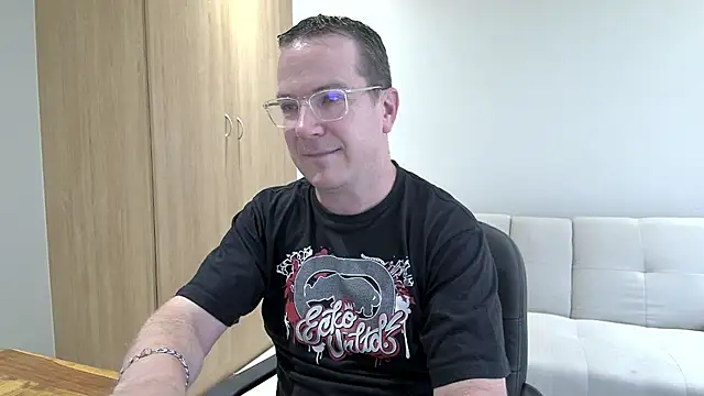 Snapshot of BrettJ81 chatting on January 6, 2026, 1:48 pm BrettJ81 online show from January 6, 2026, 1:48 pm