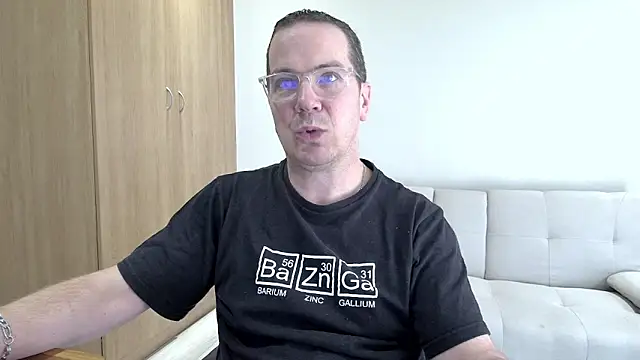 Snapshot of BrettJ81 chatting on April 10, 2026, 1:29 pm BrettJ81 online show from April 10, 2026, 1:29 pm