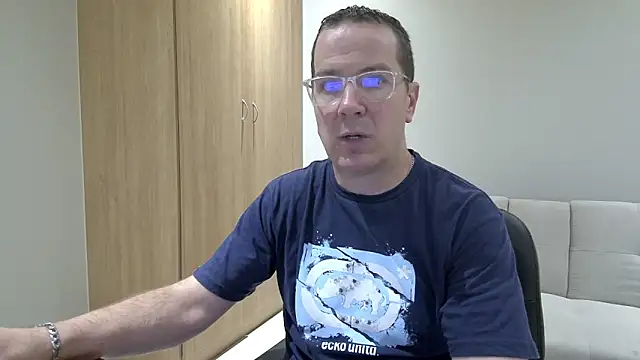 Snapshot of BrettJ81 chatting on April 14, 2026, 4:56 pm BrettJ81 online show from April 14, 2026, 4:56 pm