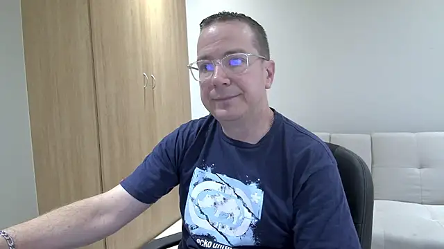 Snapshot of BrettJ81 chatting on March 1, 2026, 3:12 pm BrettJ81 online show from March 1, 2026, 3:12 pm