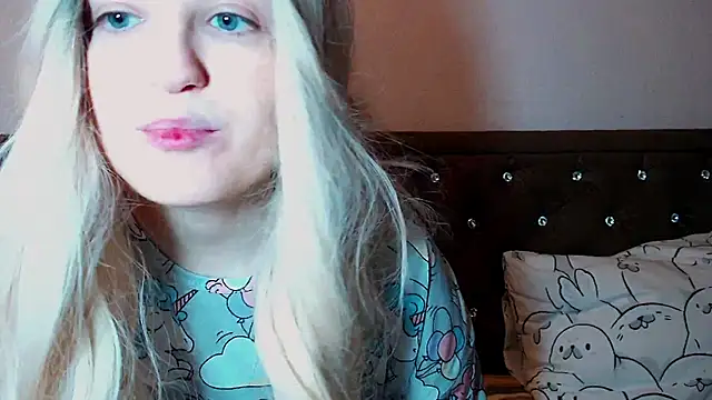 Sara4uu online show from November 27, 2025, 12:55 am