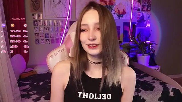 Evie Ro online show from April 27, 2026, 11:47 pm