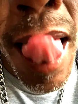 Snapshot of kvr27 chatting on December 5, 2025, 9:12 pm kvr27 online show from December 5, 2025, 9:12 pm