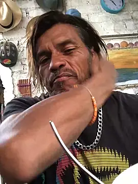 kvr27 online show from December 17, 2025, 9:42 pm