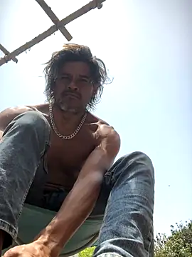 Snapshot of kvr27 chatting on November 17, 2025, 5:17 pm kvr27 online show from November 17, 2025, 5:17 pm