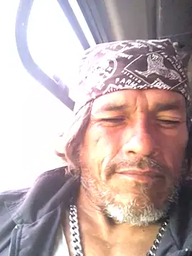 Snapshot of kvr27 chatting on November 16, 2025, 12:10 pm kvr27 online show from November 16, 2025, 12:10 pm