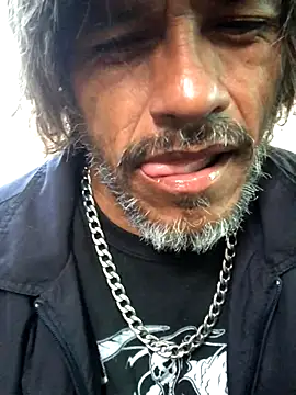 Snapshot of kvr27 chatting on November 1, 2025, 11:26 am kvr27 online show from November 1, 2025, 11:26 am