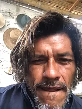 Snapshot of kvr27 chatting on October 25, 2025, 12:39 pm kvr27 online show from October 25, 2025, 12:39 pm