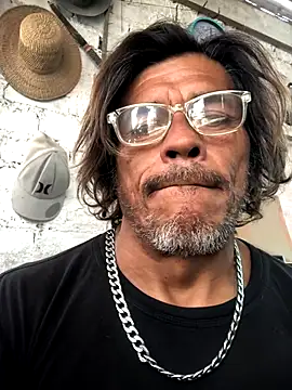 Snapshot of kvr27 chatting on October 11, 2025, 1:56 pm kvr27 online show from October 11, 2025, 1:56 pm