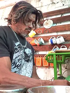 Snapshot of kvr27 chatting on November 24, 2025, 3:23 pm kvr27 online show from November 24, 2025, 3:23 pm