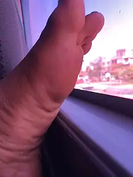 Snapshot of kvr27 chatting on November 22, 2025, 1:21 pm kvr27 online show from November 22, 2025, 1:21 pm