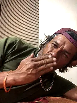 Snapshot of kvr27 chatting on November 19, 2025, 12:54 am kvr27 online show from November 19, 2025, 12:54 am