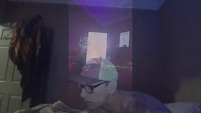 leahcimnikral online show from December 19, 2025, 2:48 am