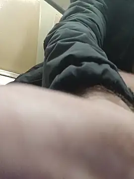 Snapshot of afTerparTycloudz chatting on November 5, 2025, 5:38 pm afTerparTycloudz online show from November 5, 2025, 5:38 pm