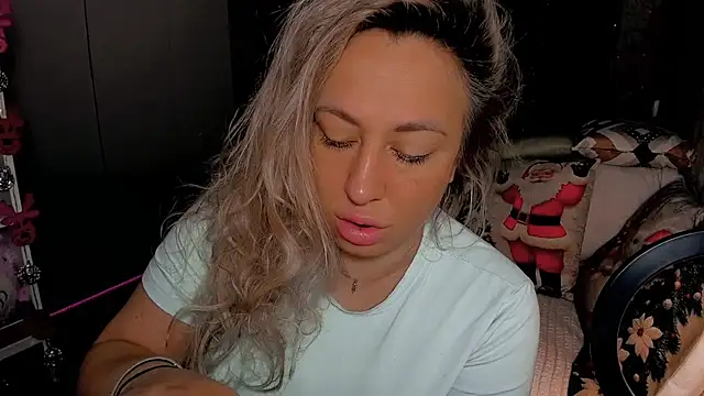 Snapshot of CumOnMy_Tits chatting on December 15, 2025, 1:11 am CumOnMy Tits online show from December 15, 2025, 1:11 am