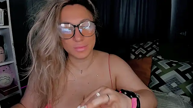 Snapshot of CumOnMy_Tits chatting on November 27, 2025, 3:18 am CumOnMy Tits online show from November 27, 2025, 3:18 am