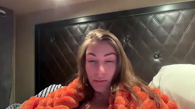 Snapshot of Milfywaysx chatting on October 19, 2025, 2:14 am Milfywaysx online show from October 19, 2025, 2:14 am