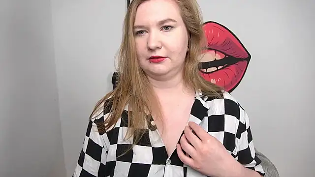 Snapshot of LaraDream chatting on November 6, 2025, 4:33 pm LaraDream online show from November 6, 2025, 4:33 pm