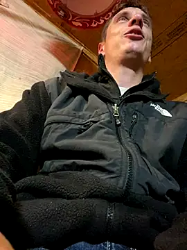 Snapshot of DillPie chatting on December 21, 2025, 7:43 am DillPie online show from December 21, 2025, 7:43 am