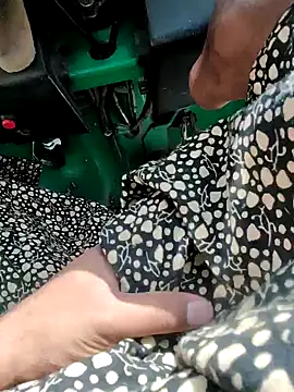 Snapshot of Kolkata___Boy chatting on December 29, 2024, 3:54 am Kolkata   Boy online show from December 29, 2024, 3:54 am