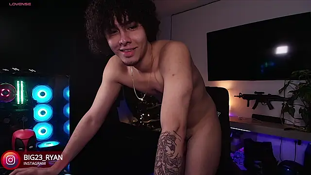 Snapshot of bigryann23 chatting on January 2, 2025, 12:55 am bigryann23 online show from January 2, 2025, 12:55 am