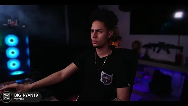 Snapshot of bigryann23 chatting on January 17, 2025, 1:36 am bigryann23 online show from January 17, 2025, 1:36 am