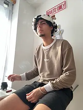 Snapshot of bigryann23 chatting on November 8, 2025, 9:07 pm bigryann23 online show from November 8, 2025, 9:07 pm