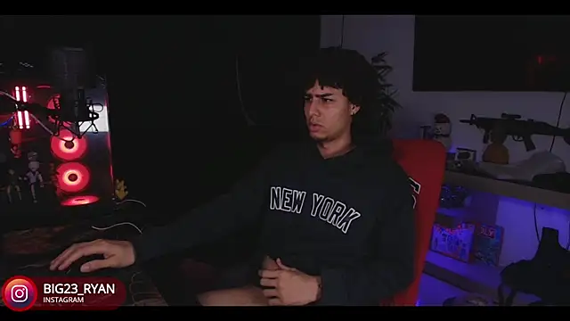 Snapshot of bigryann23 chatting on February 10, 2025, 3:24 am bigryann23 online show from February 10, 2025, 3:24 am